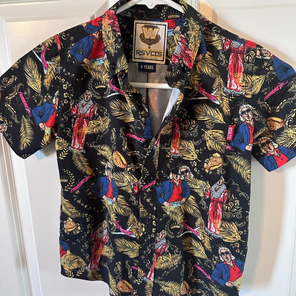Rosevelts collab w/ WWE / Ric Flair sz 4
